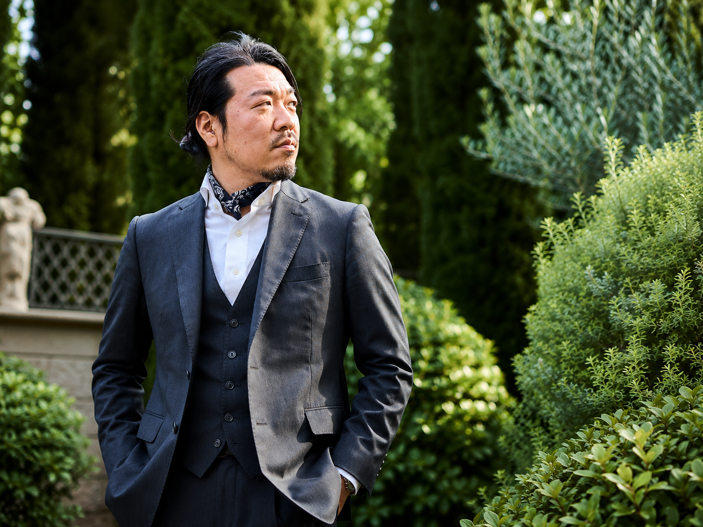 株式会社 祐 代表 平井 祐太（庭園にて）